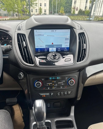 Ford Escape cena 74900 przebieg: 129000, rok produkcji 2019 z Nysa małe 137